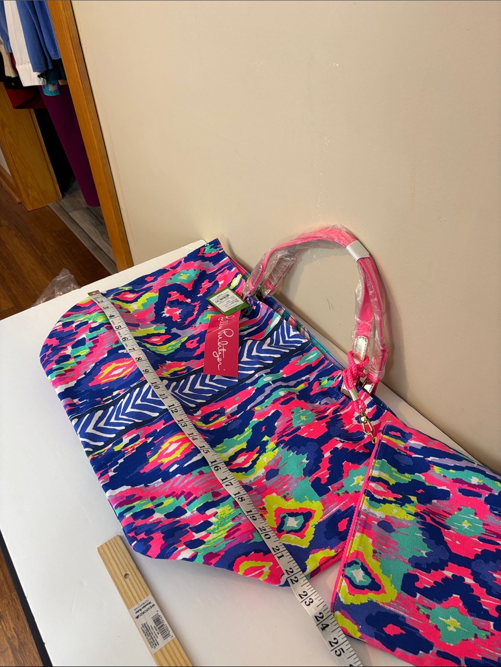 Lilly Pulitzer Beach Bathers Reversible Tote and Pouch NWT - Picture 8 of 16